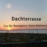 Strand-hotel 3*