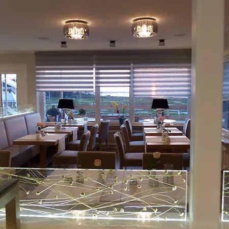 Strand-hotel 3* 바르엘