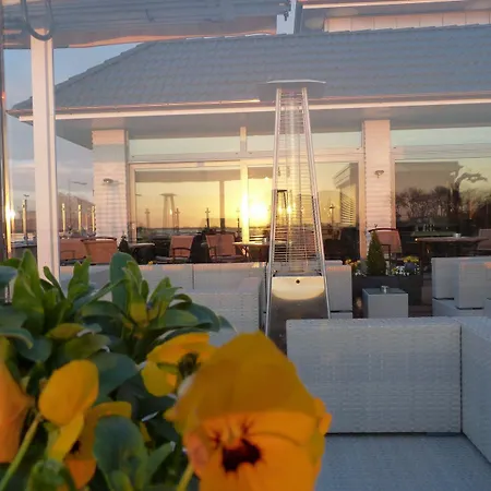 Strand-hotel Hotel
