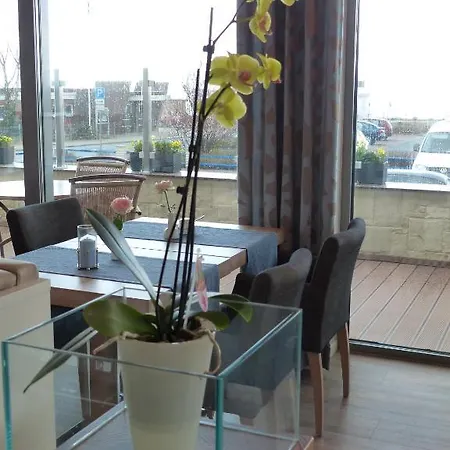Strand-hotel 3*